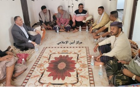 بتوجيه من محافظ أبين.. "الحامد" يؤدي واجب العزاء لأسرتي الفقيدان "يسر و طبيق"
