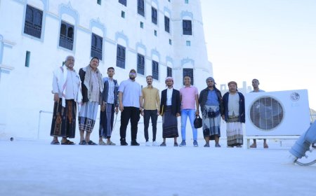 فريق التواصل بالمجلس الانتقالي يزور قصر سيئون التاريخي