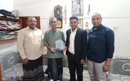 تكتل الصحفيين والاعلاميين ونشطاء المحافظات الشرقية يكرم الصحفي علوي بن سميط