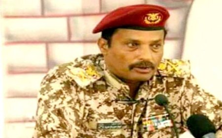 محافظ أبين يطمئن على صحة د. علي الدويل المنسق العام للمنظمات الدولية والمحلية في المحافظة