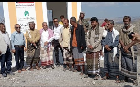 الهيئة الخيرية الأسلامية العالمية تدشن افتتاح بئرين ارتوازية وتشغيلهما بالطاقة الشمسية بمدينة شقرة بأبين