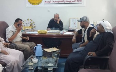 المدير التنفيذي لمؤسسة Ehna Qadha يلتقي مدير تربية تريم للتباحث حول المدارس المستهدفة للطاقة البديل ومستلزماتها لبعض مدارس المديرية