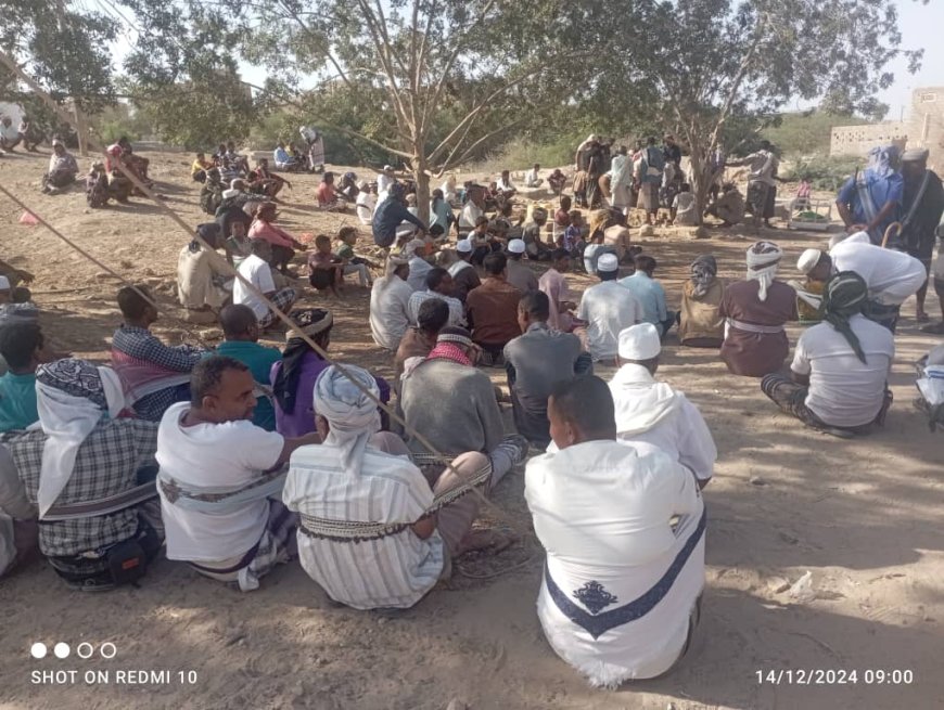 في موكب جنائزي مهيب .. ابناء مديرية أحور يشيعون جثمان فقيد الوطن محمد ابوبكر هندي قيسان (عبود )