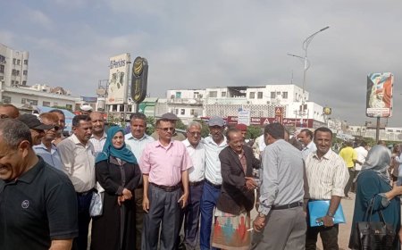 التيار الوطني للتصحيح والبناء يشارك في الوقفة الاحتجاجية أمام مكتب الامم المتحدة بعدن