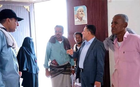 نائب محافظ ابين يتفقد القاعة الكبرى في المجمع الحكومي