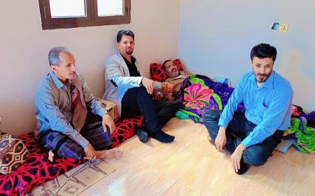 مدير إعلام أبين يطمئن على صحة الإعلامي علي الحاشي .
