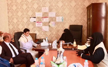 بمعية فريق التواصل.. الشيخ باكريت يزور جمعية المرأة بشبوة. 