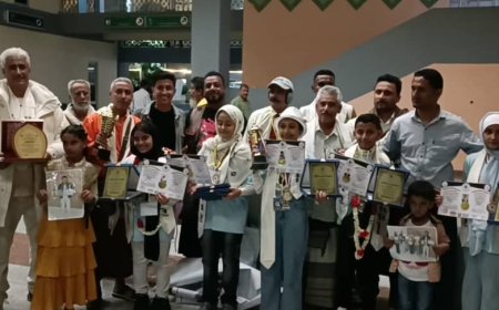 عقب أن حصدوا مراكز متقدمة بالقاهرة.. عباقرة مدارس النهصة الأهلية بأبين يصلون مطار عدن الدولي