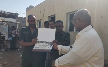 تكريم ضباط وأفراد الأمن المتميزين في الخوخة تقديرًا لجهودهم الأمنية