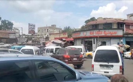 سائقو الباصات في عدن يشكون من سوء معاملة شرطة المرور بجولة البط