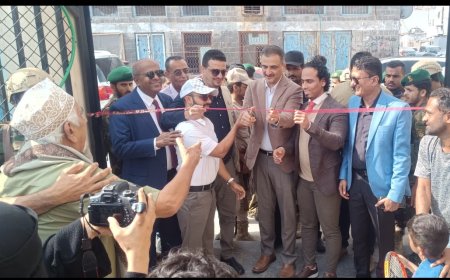 محافظ عدن يفتتح مشروع إعادة تأهيل نادي التنس العدني