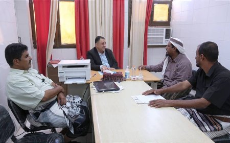 الأمين العام خلال لقائه مدير عام مديرية خنفر يؤكد على أهمية تنظيم عمل محطات الغاز المنزلي