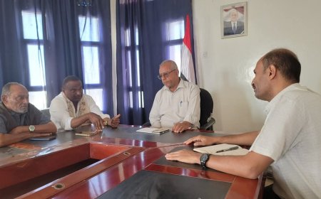 جرمش والقاضي يناقشان حماية أراضي الدولة في حيس