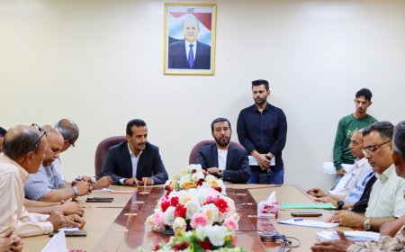 قيادة وزارة النفط والمعادن تعقد اجتماعًا لمناقشة الخطط المالية والادارية