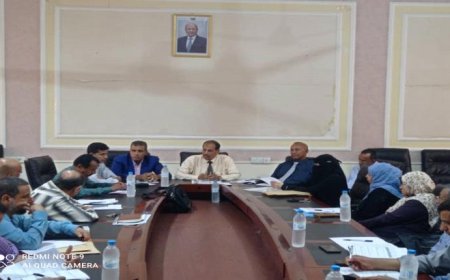 مجلس الدراسات العليا بجامعة عدن يشدد على منع ذكر التقديرات في المناقشات العلمية