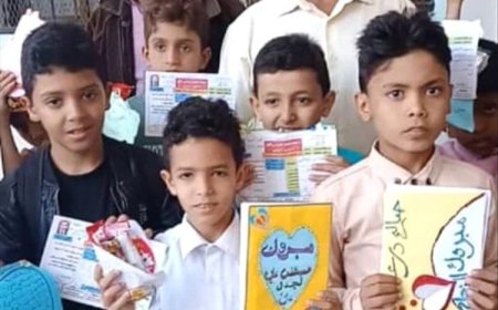 مدرسة الشهيد محمد حسين ناجي تكرم الطلاب المتفوقين في الفصل الدراسي الأول