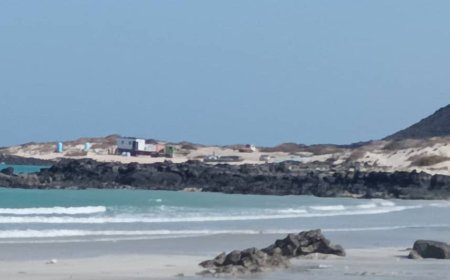 مكتب السياحة والآثار برضوم يناشد برفع معسكر خفر السواحل بمنطقة حصن الغراب الأثري