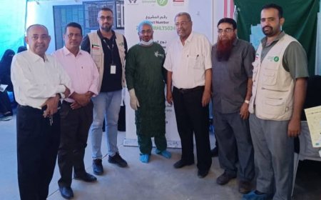 برعاية وزير الصحة ومحافظ أبين.. تدشين مخيم عمليات سحب المياه البيضاء بمنطقة باتيس