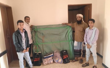 إدارة الشباب والرياضة بانتقالي الضالع تقدم ادوات رياضية لثانوية أبو عشيم