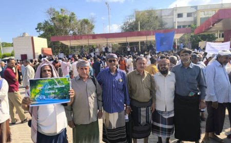 نائب رئيس اتحاد شباب الجنوب العربي يشارك في الوقفة الاحتجاجية بساحة العروض