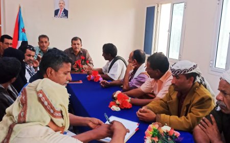 انتقالي أبين يلتقي بتنفيذية انتقالي مكيراس لمناقشة أوضاع المديرية