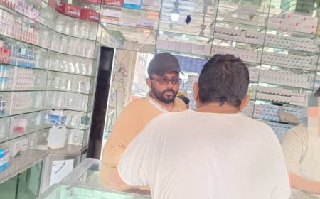 مكتب الصحة ينفذ حملة على التراخيص الطبية والأدوية المهربة بحيس جنوب الحديدة 