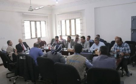 محافظ تعز يشيد بالجهود المحلية والدولية لإعادة ضخ المياه من حقول الحوبان للمدينة