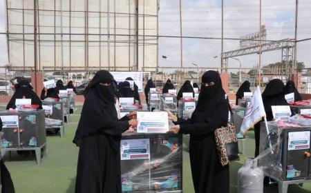 مؤسسة بصمات للتنمية تدشن مشروع توزيع أفران معجنات لدعم الأسر اقتصادياً في عدن