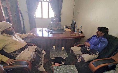 مدير أوقاف شبوة يلتقي بمكتبه مدير إدارة مكافحة المخدرات بالمحافظة