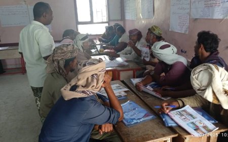 تدشين الدورة التدريبية لمعلمي الصفوف الأولية في مجال القراءة الإثرائية في مدرسة الثورة امبسطي باحور