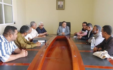 أمين عام محلي محافظة أبين "الحامد" يناقش مع المنسق العام للمنظمات الدولية مشروع تركيب طاقة بديلة بأبين