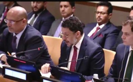 رئيس الوزراء بن مبارك يكشف عن خطة اقتصادية شاملة لتعافي الوضع الاقتصادي في اليمن