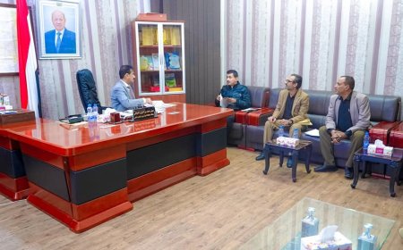 المحافظ بن الوزير يطلع على دراسات المرحلة الثالثة لمشروع الصرف الصحي لمدينة عتق