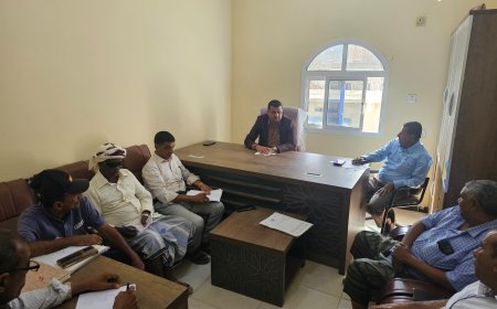 لجنة الموارد المالية بسقطرى تواصل نزولاتها للمكاتب الايرادية في المحافظة