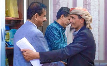 محافظ شبوة يلتقي مدير عام مكتب الأوقاف والإرشاد واللقاء يناقش أوضاع الأوقاف وسير عمل المكاتب في المديريات