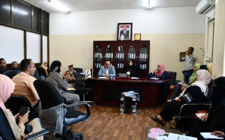 اجتماع بتعز يناقش عدد من القضايا الصحية والنفسية المتعلقة بالمرأه والشباب