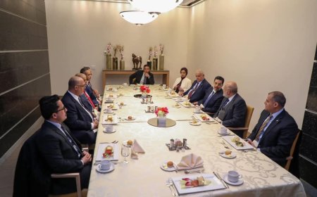 - رئيس الوزراء يستعرض مع المدير التنفيذي للبنك الدولي تعزيز الشراكة وتنفيذ خطة التعافي الاقتصادي