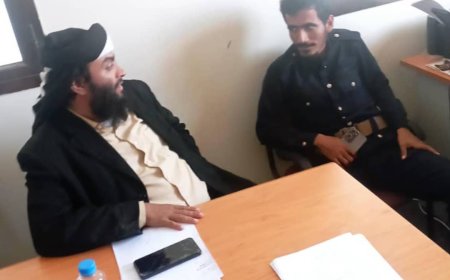 لقاء يجمع مدير دائرة شرطة الآداب بشبوة مع مدير أوقاف عتق لمناقشة جملة من القضايا الأخلاقية وكيفية محاربتها