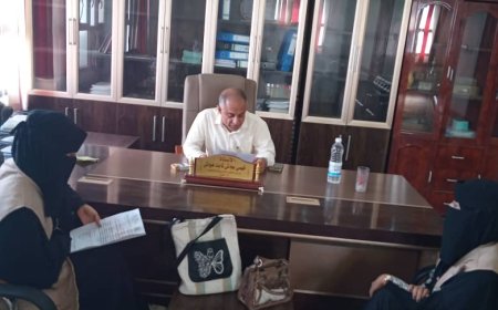 مدير تربية لحج يلتقي بمندوبي مؤسسة الأنوار للتنمية لمناقشة نوعية التدخلات في الإصحاح البيئي