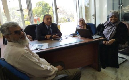 رئيس جامعة عدن يتفقد سير العمل في مركز التطوير الأكاديمي وكليتي الصيدلة والأسنان