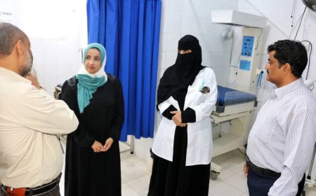 ضابط الاتصال بصندوق الأمم المتحدة للسكان تؤكد أهمية استمرار دعم المستشفيات لتعزيز الخدمات الصحية في تعز