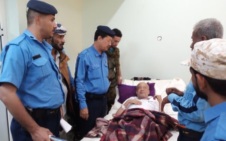 مدير شرطة السير يزور المساعد صلاح النوم في مستشفى ابن خلدون بالحوطة بتوجيهات مدير الأمن