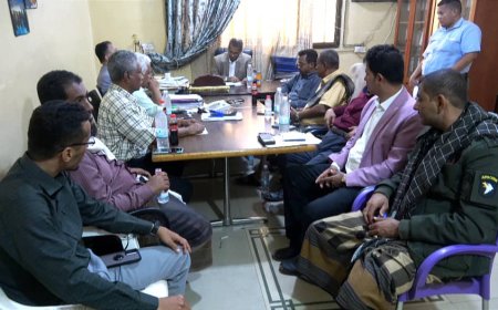 محافظ ابين يترأس إجتماع لإدارة الكهرباء بجعار ، وشدد على ضرورة تحسين جودة الأداء وتخفيف معانات المواطنين .