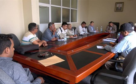 محافظ أبين يوجه بالاستعداد الكامل للموسم القادم والاستفادة القصوى من مياه الأمطار والسيول