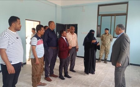 معاون يتفقد أعمال التشطيبات النهائية لمشروع إعادة تأهيل دار الأحداث بمدينة الشعب مديرية البريقة