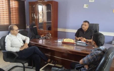 ممثلون عن مؤسسة يماني للتنمية يزورون الإدارة العامة لمحو الأمية محافظة عدن