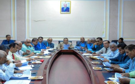 مجلس جامعة عدن يجدد مناشدته الجهات المعنية لإيجاد حلول لمطالب أعضاء الهيئة التدريسية