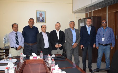 معاون يلتقي نائب ممثل المفوضية السامية لشؤون اللاجئين  باليمن 