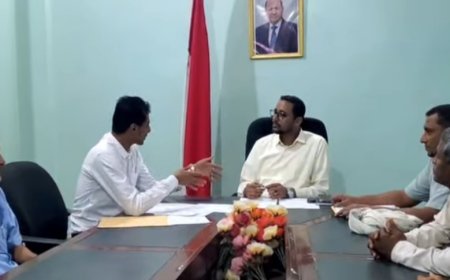 وكيل الحديدة يطلع على مشاريع النقد مقابل العمل في مديريتي حيس والخوخة