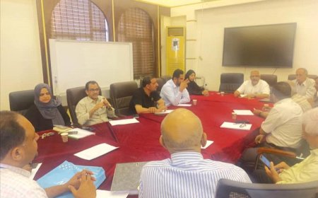 الدكتور الباكري يرأس اجتماعا لمدراء الدوائر بديوان الهيئة العليا للأدوية